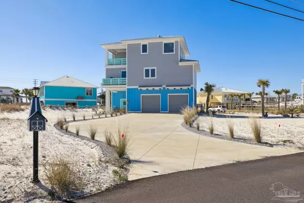 7511 White Sands Blvd, Navarre Beach, FL 32566