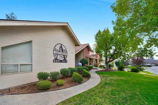 7652 N Woodson Avenue, Fresno, CA 93711