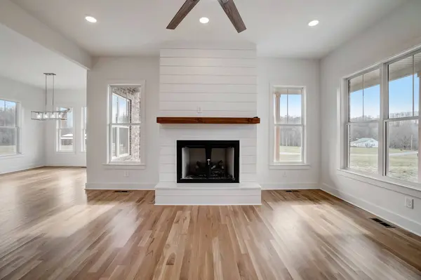 1142 Maxwell Branch Rd, Cottontown, TN 37048