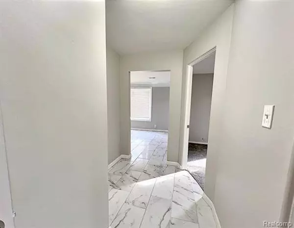 12774 ROSEDALE Street, Southgate, MI 48195