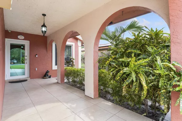 917 Hansen ST, West Palm Beach, FL 33405