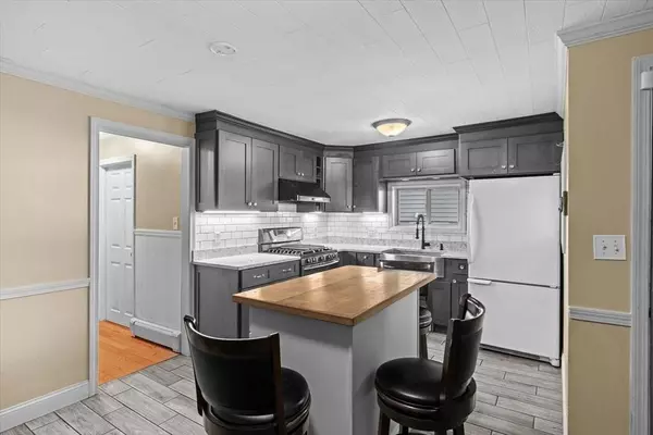 116 Weare St, Lawrence, MA 01843