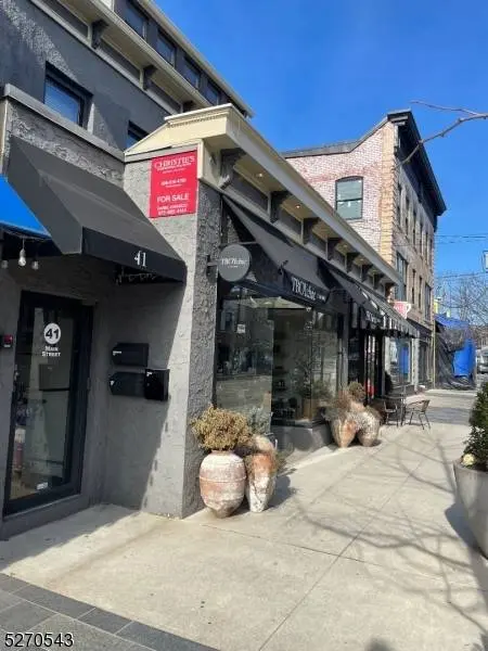 41 Main St, Millburn Twp., NJ 07041