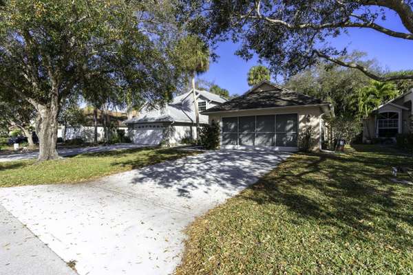 482 10th PL, Vero Beach, FL 32960