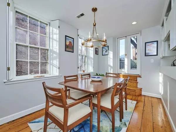 65 Pinckney St #3, Boston, MA 02114