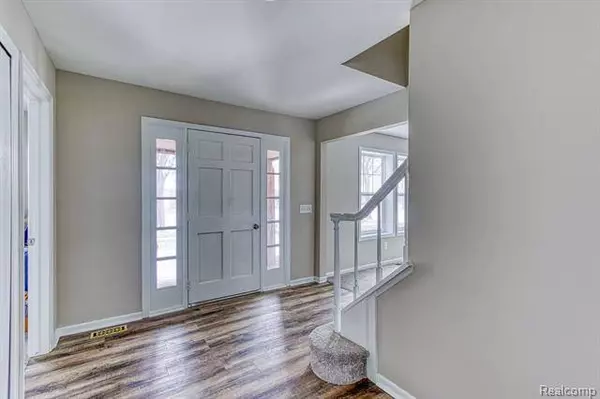 1168 SNEAD Drive, Troy, MI 48085