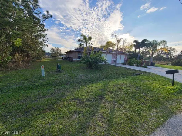 4449-4451 25th ST SW, Lehigh Acres, FL 33973
