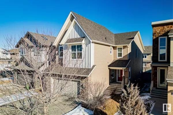 3951 CLAXTON LO SW, Edmonton, AB T6W 1Y7