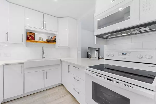 3730 50 ST NW #203, Calgary, AB T3A 2V9