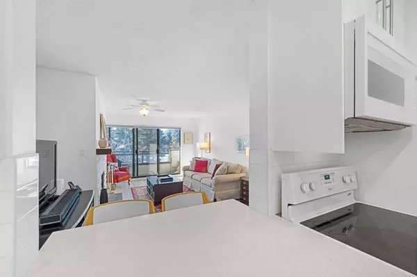 3730 50 ST NW #203, Calgary, AB T3A 2V9