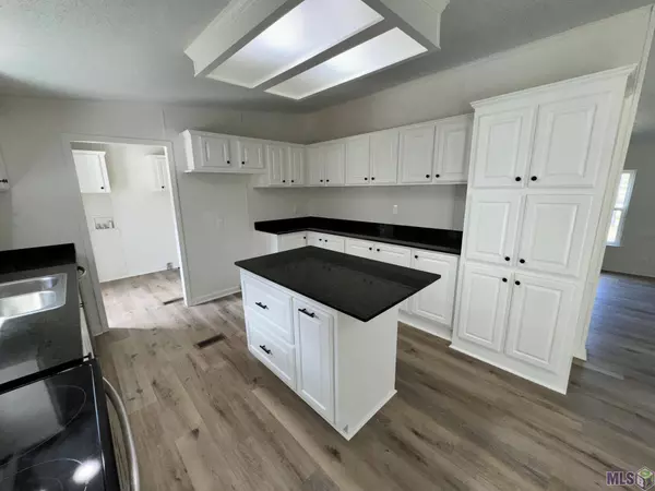 36570 N WALKER RD, Walker, LA 70785