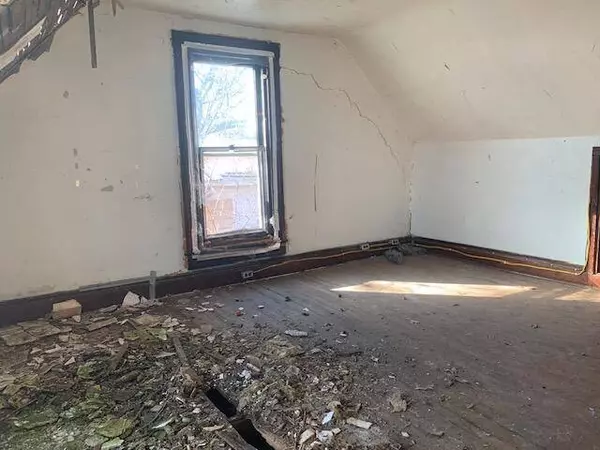 215 E 2nd ST, Fulton, MO 65251