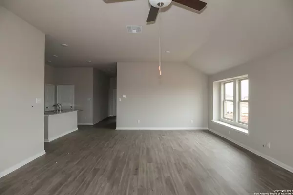 12323 Flatiron Way, San Antonio, TX 78002