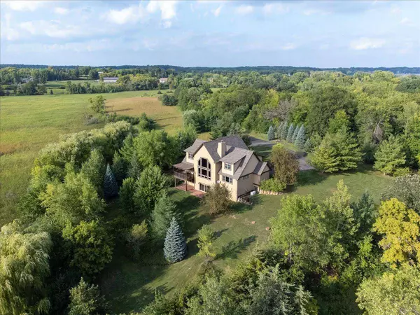 7475 Farmhill DR, Minnetrista, MN 55364