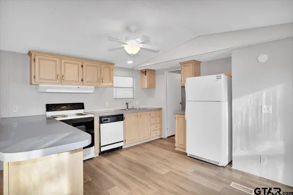 312 S Cross St, Troup, TX 75789