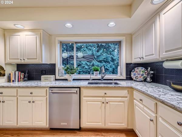 13265 FOX RUN, Lake Oswego, OR 97034