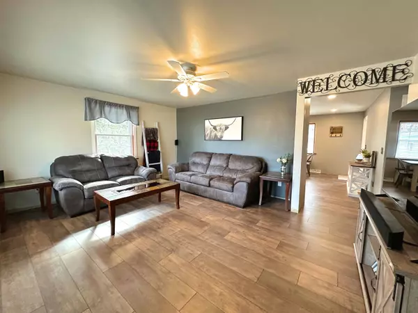 109 WOODLAND CT, Kaukauna, WI 54130