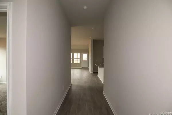 12323 Flatiron Way, San Antonio, TX 78002