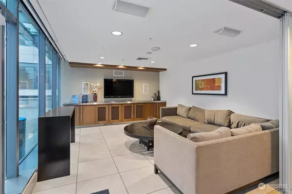 820 Blanchard ST #1008, Seattle, WA 98121