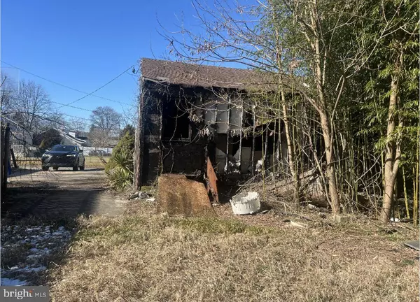 248 RANDALL AVE, Mount Holly, NJ 08060