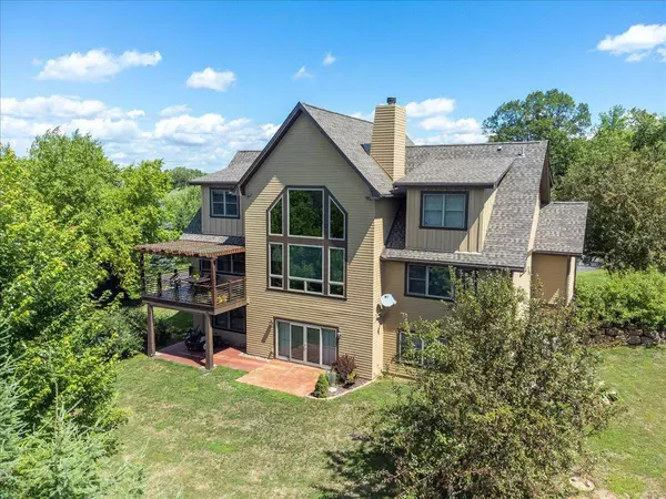 7475 Farmhill DR, Minnetrista, MN 55364