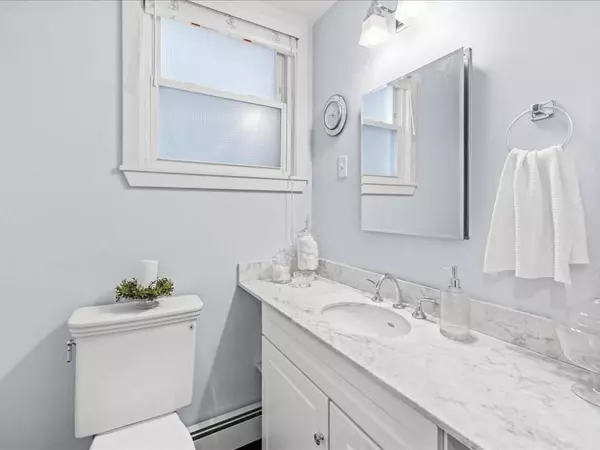 556 E 5th St #1, Boston, MA 02127