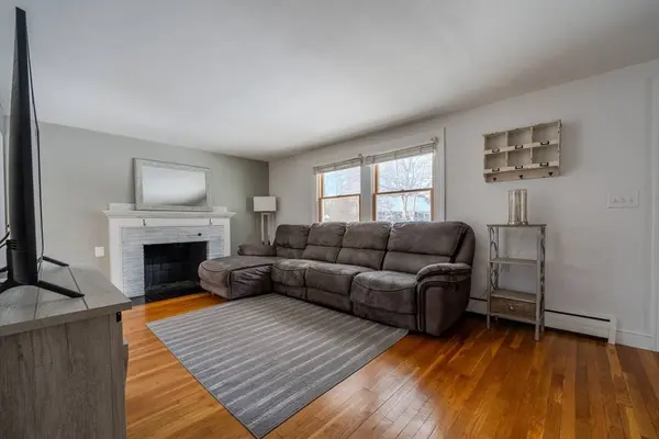 18 Florissant Ave, Framingham, MA 01701