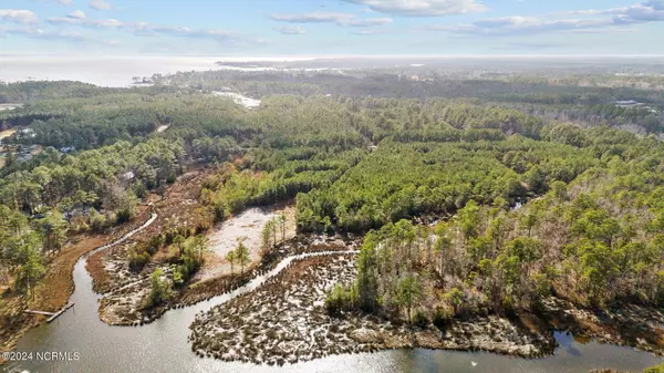 1381 White Farm Road, Oriental, NC 28571