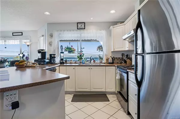 3156 Island Hwy W #107, Qualicum Beach, BC V9K 2J7