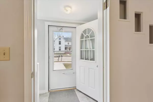 318 Franklin Street, Genoa City, WI 53128