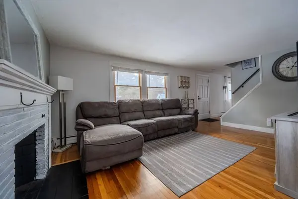 18 Florissant Ave, Framingham, MA 01701