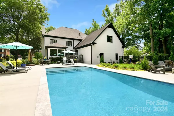 8516 Brownes Pond LN, Charlotte, NC 28277