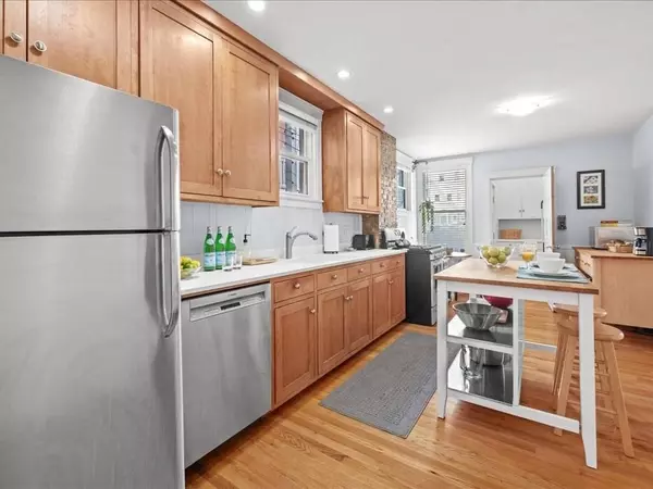 556 E 5th St #1, Boston, MA 02127