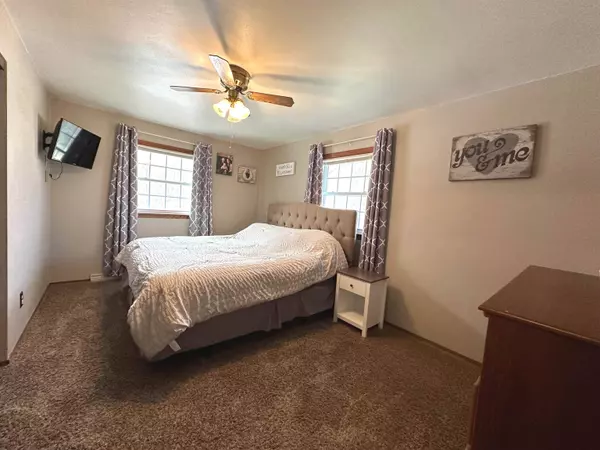 109 WOODLAND CT, Kaukauna, WI 54130