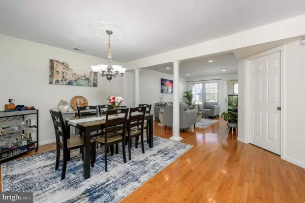 8 EDDLEWOOD PL, Mount Laurel, NJ 08054