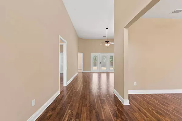 6789 Water Street, Navarre, FL 32566