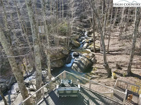 191 Woodwinds LN, Seven Devils, NC 28604