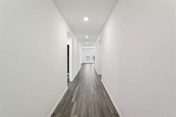 702 Pearl Way, Arlington, TX 76002