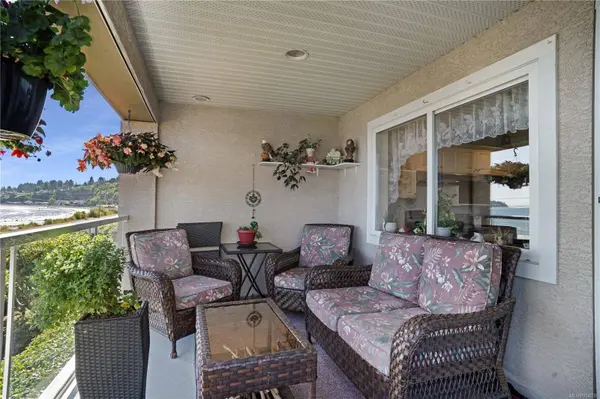 3156 Island Hwy W #107, Qualicum Beach, BC V9K 2J7