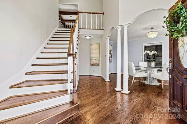 1015 8th St LN NW, Hickory, NC 28601