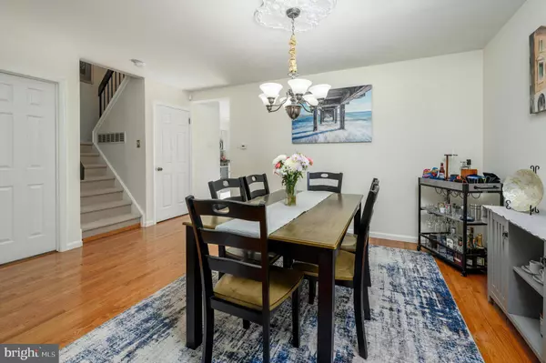 8 EDDLEWOOD PL, Mount Laurel, NJ 08054