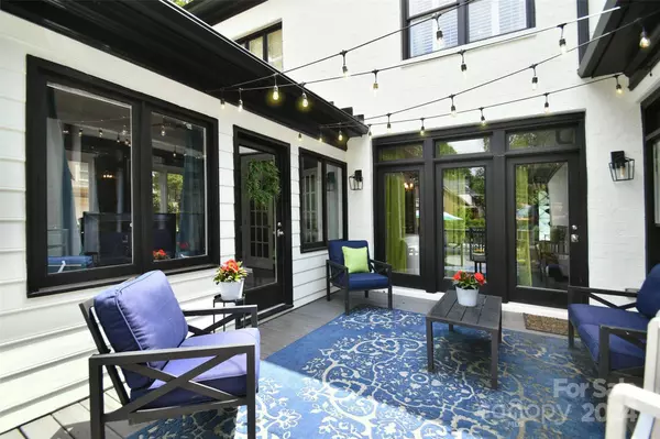 8516 Brownes Pond LN, Charlotte, NC 28277