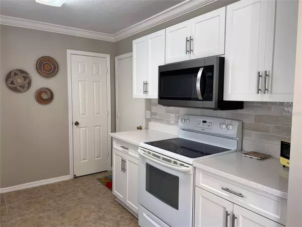 1315 LOMA LN, The Villages, FL 32159