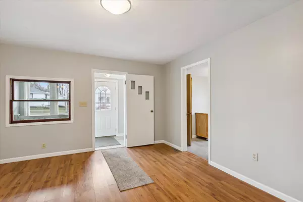 318 Franklin Street, Genoa City, WI 53128