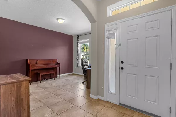 1102 ROCK CREEK ST, Apopka, FL 32712