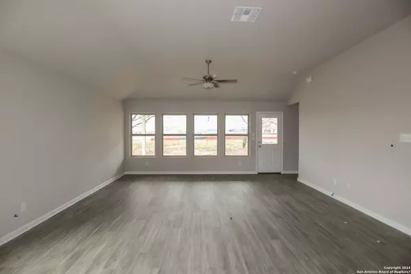 12323 Flatiron Way, San Antonio, TX 78002