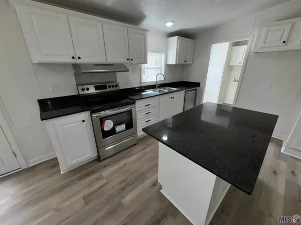 36570 N WALKER RD, Walker, LA 70785