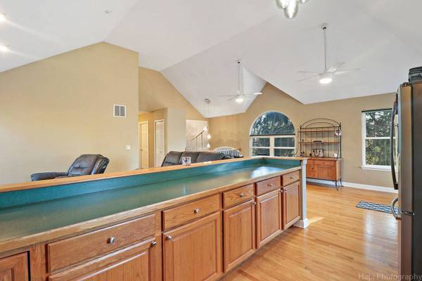 1100 Geringer RD, Algonquin, IL 60102