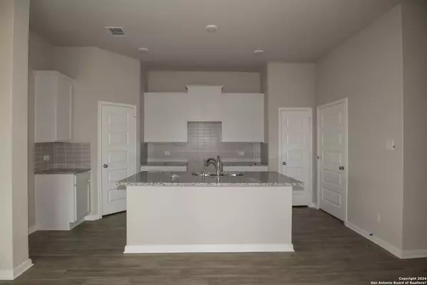 12323 Flatiron Way, San Antonio, TX 78002