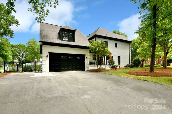 8516 Brownes Pond LN, Charlotte, NC 28277